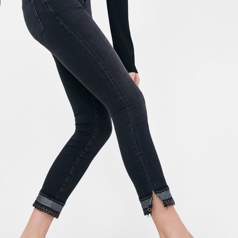 Zara cropped jeans with embroidery